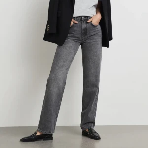 Jeans 100kr/STYCK - Bild 1: 90s high Waits jeans stl.36  Bild 2: 90s block jeans stl. 36  Bild 3: Weeday ROWE jeans stl. W 27, L34