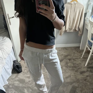 Linnebyxor - säljer dessa ljusbeige linnebyxor då jag redan har ett par andra❤️fint skick! 