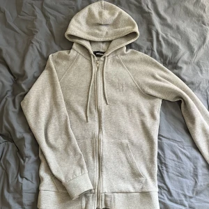 Diesle Tröja - Enkel luvtröja från Disel, bara att skriva om ni vill ha flee bilder så löser jag!