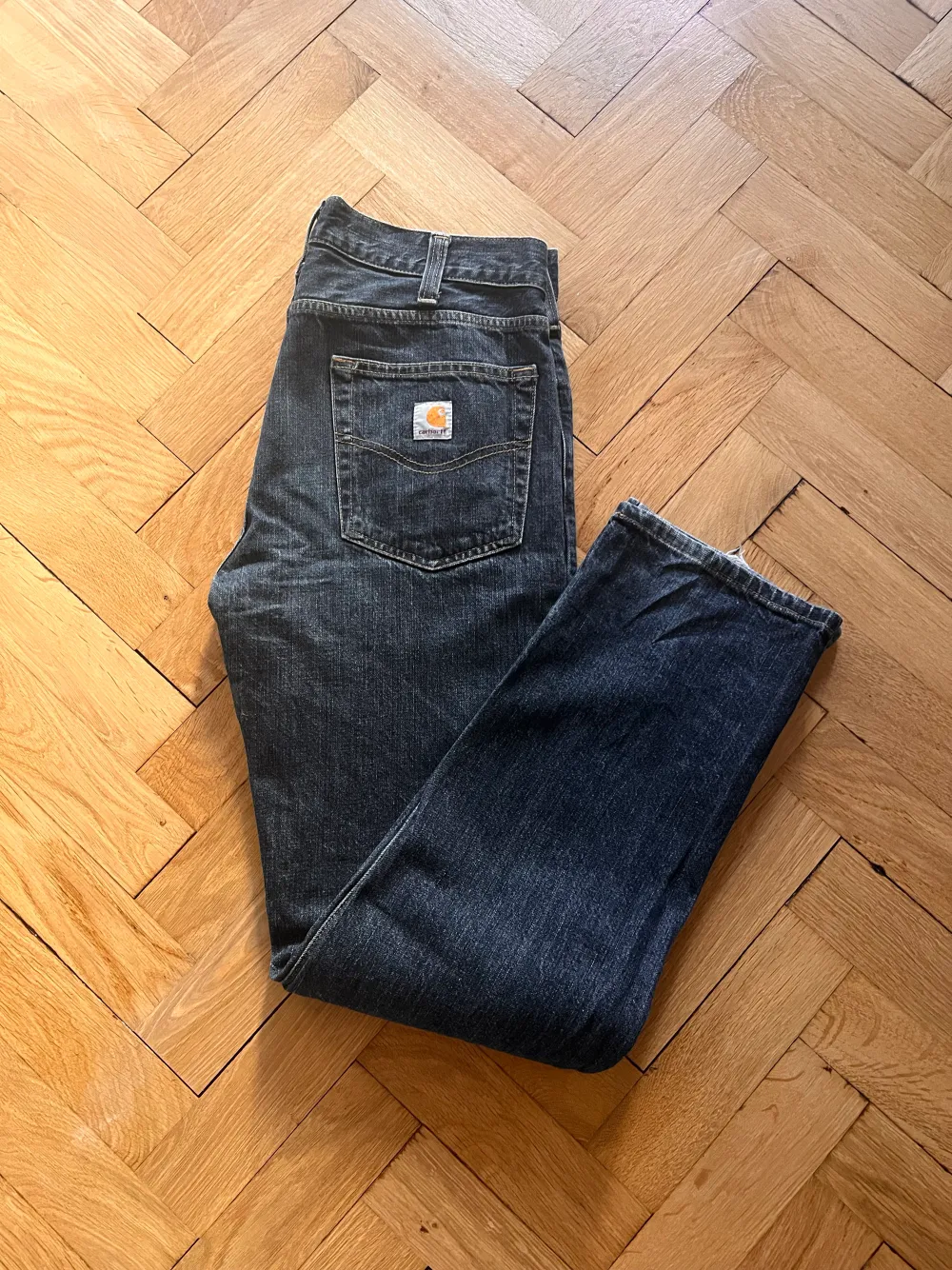 Snygga Carhartt jeans . Jeans & Byxor.