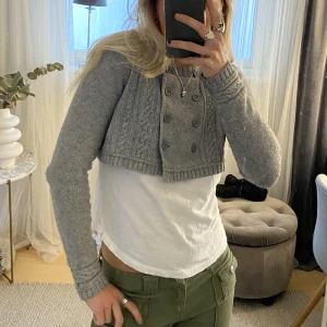 Bolero  - Så snygg grå bolero från Tommy hilfiger💘passar till allt o super skön!