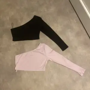 enarmade tröjor, en i rosa o en i svart båda sthl xs och magtröjor, bara använt den rosa 1 gång innan🥰