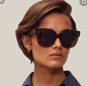 Chimi 08 - Chimi 08 i färgen Coco som inte säljs längre! Använda 4 gånger och inga defekter. Box, putsduk och stora boxen medföljer 💖❤️‍🔥 Byter gärna mot andra 08 eller säljer! Pris går att diskutera vid snabb affär 🪩andra bilden lånad av förra säljaren, skriv för egna