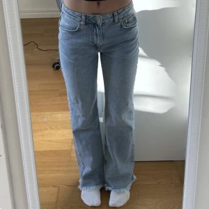 Jeans från GinaTricot - Säljer dessa jeans från GinaTricot på grund av att de inte kommer till användning längre. 