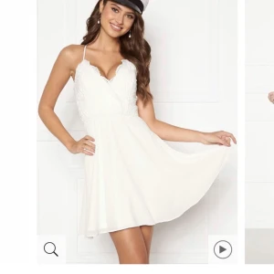 Studentklänning  - Helt ny med prislapp  Kvitto finns nypris 600  strl 38