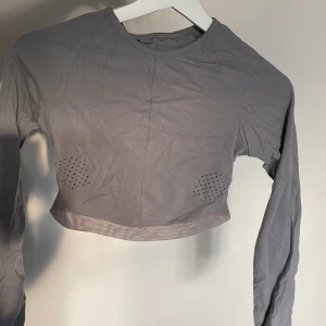 Gymshark x whitney simmons set - Toppen i xs, byxorna och sport bhn i  S. 