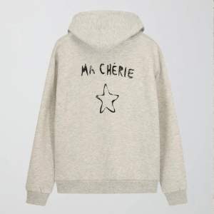 Säljer denna gråa Ma Cherie hoodien från Gina tricot💕