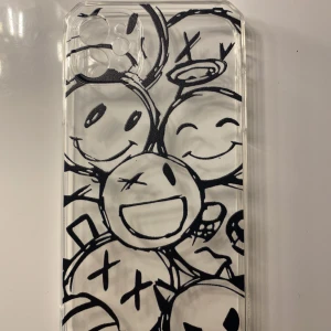 iPhone 11 mobilskal - Ett as ballt mobilskal som passar till iPhone 11, köpt från Shein. Aldrig använd! 💓