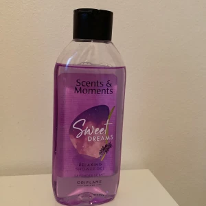 Shower gel  - Helt ny shower gel från oriflame den heter sweet dreams den luktar som lavender super snygg lila naturel färg oöppnad 250 ml ☺️