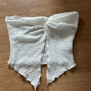 Tubtopp  - Säljer denna helt nya tubtopp i storlek xs. Säljer via swish. Frakt ingår i priset 