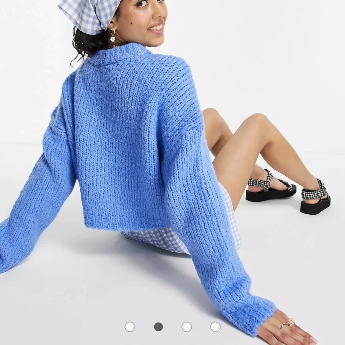 Stickad blå tröja - 90