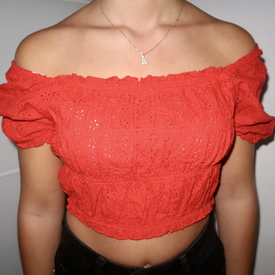 Röd topp med puffiga armar - 91