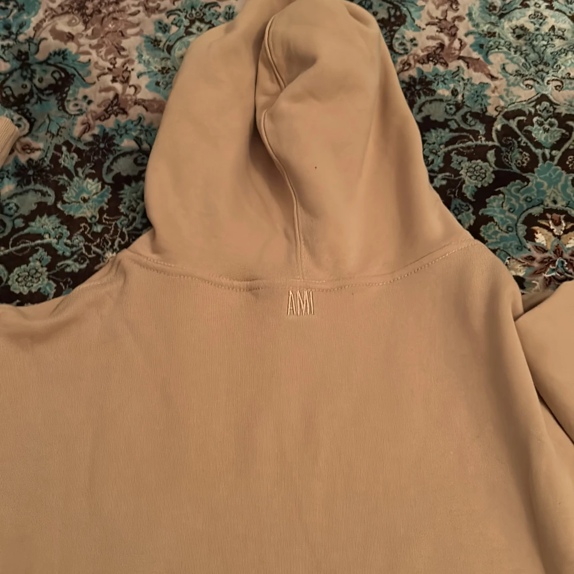 Ami Hoodie bärs  - 91