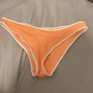 Neon orange bikini underdel från Hm. Aldrig använt