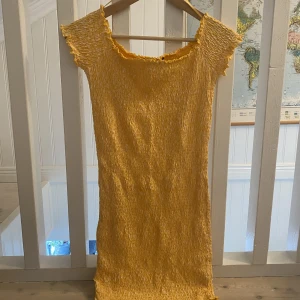 Klänning ginatricot - Storlek S