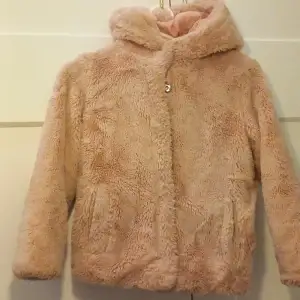 Pink flufy jackete  Size xxs 7-8years old 