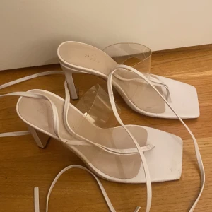 ZARA KLACKSKOR - ZARA KLACKSKOR lite slitna därav priset.