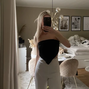 Svart topp - Prislappen kvar 