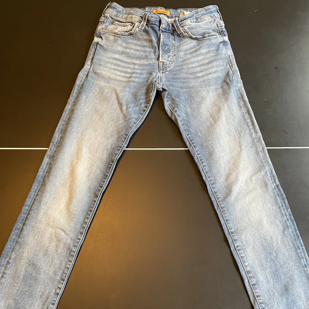 Fint skick  Jack & Jones jeans  storlek 29/34.  Slim, modell Glenn . Jeans & Byxor.