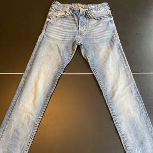 Fint skick  Jack & Jones jeans  storlek 29/34.  Slim, modell Glenn 