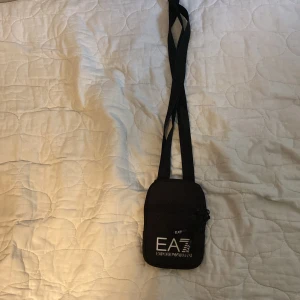 Ea7 väska äkta - Ea7 väska äkta one size.