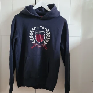 Gant tröja - Fint använd Gant hoodie. Nypris 539 kr
