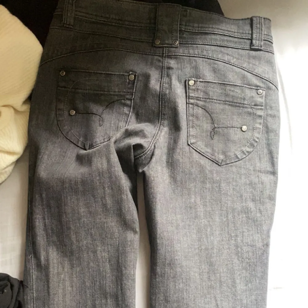 Jätte fina jeans men passade tyvärr  inte mig❤️. Jeans & Byxor.