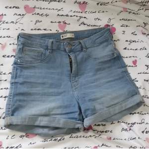 Jeans shorts i bra skick💖Frakt tillkommer📦