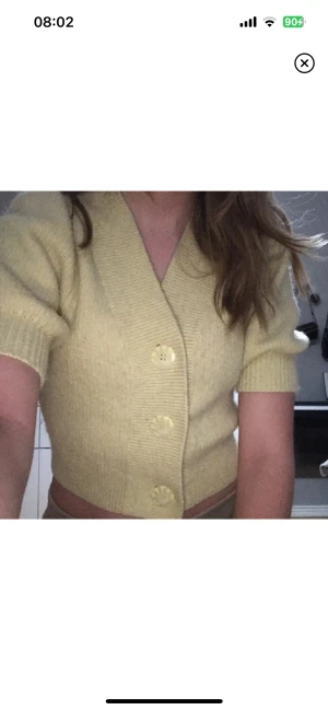 Top - En fin tröja från & other stories!  Bra skick och inga fläckar eller sånt. Säljer då den inte riktigt är min stil längre, hör av dig vid frågor! 