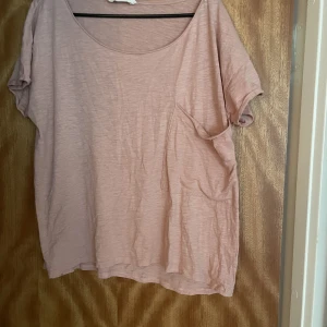 T-skirt  - Ljus rosa baggi topp bara testad så är ny 