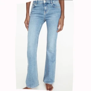 Zara jeans  - Jeans från Zara, knappt använda, lowwaist bootcut