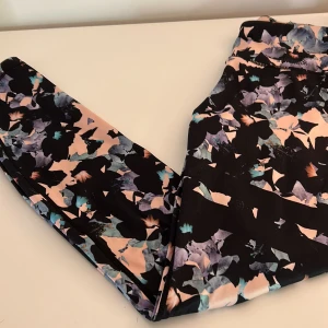 Stronger  - Stronger tights. Använda men i fint skick. 