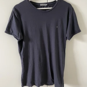 Calvin Klein Jeans T-shirt - Fin Calvin Klein t-shirt