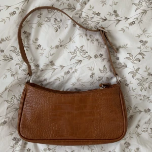 Väska från Monki - Brun handväska från monki🤎