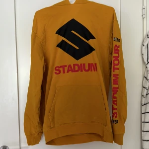 Justin Bieber  - Justin Bieber Stadium Tour 2017 Hoodie, har fläckar, strl S oversize