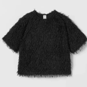 Zara topp - Säljer denna sjukt snygga och trendiga topp från zara barn, frakt tillkommer på 54 kr spårbar 🫶🫶