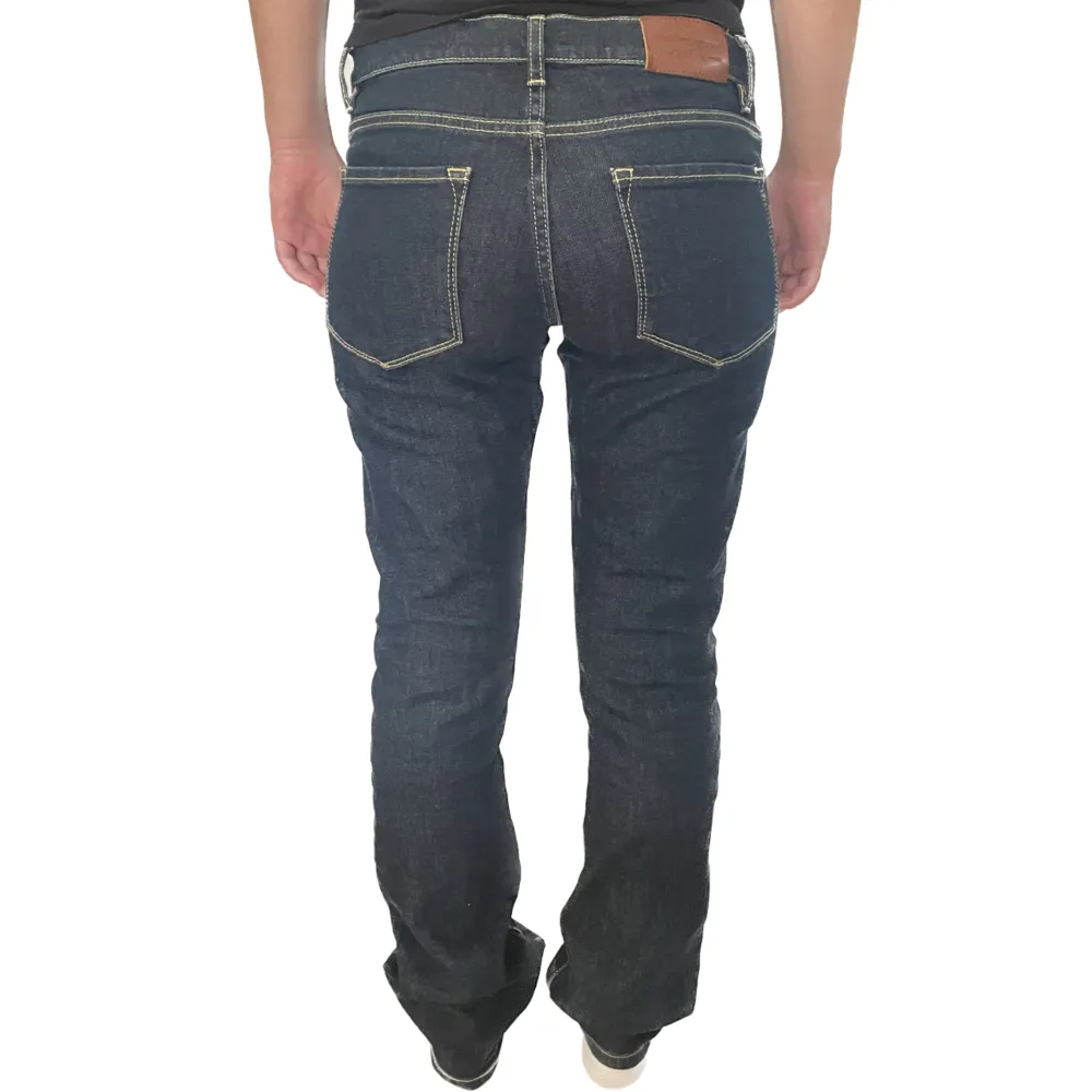 Lågmidjade jeans från peak performance i fint skick🔷. Farkut & Housut.