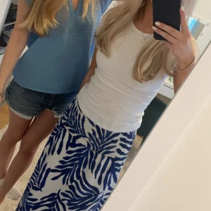 Kjol klänning  - Säljer min jätte fina plagg som man kan andvända som både kjol och klänning❤️ helt nytt skick 