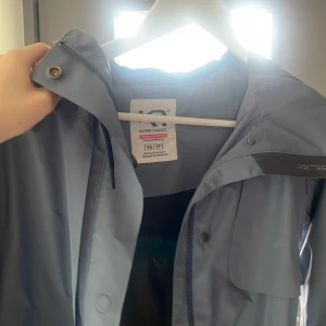 Ny jacka XS - Med taggar kvar.