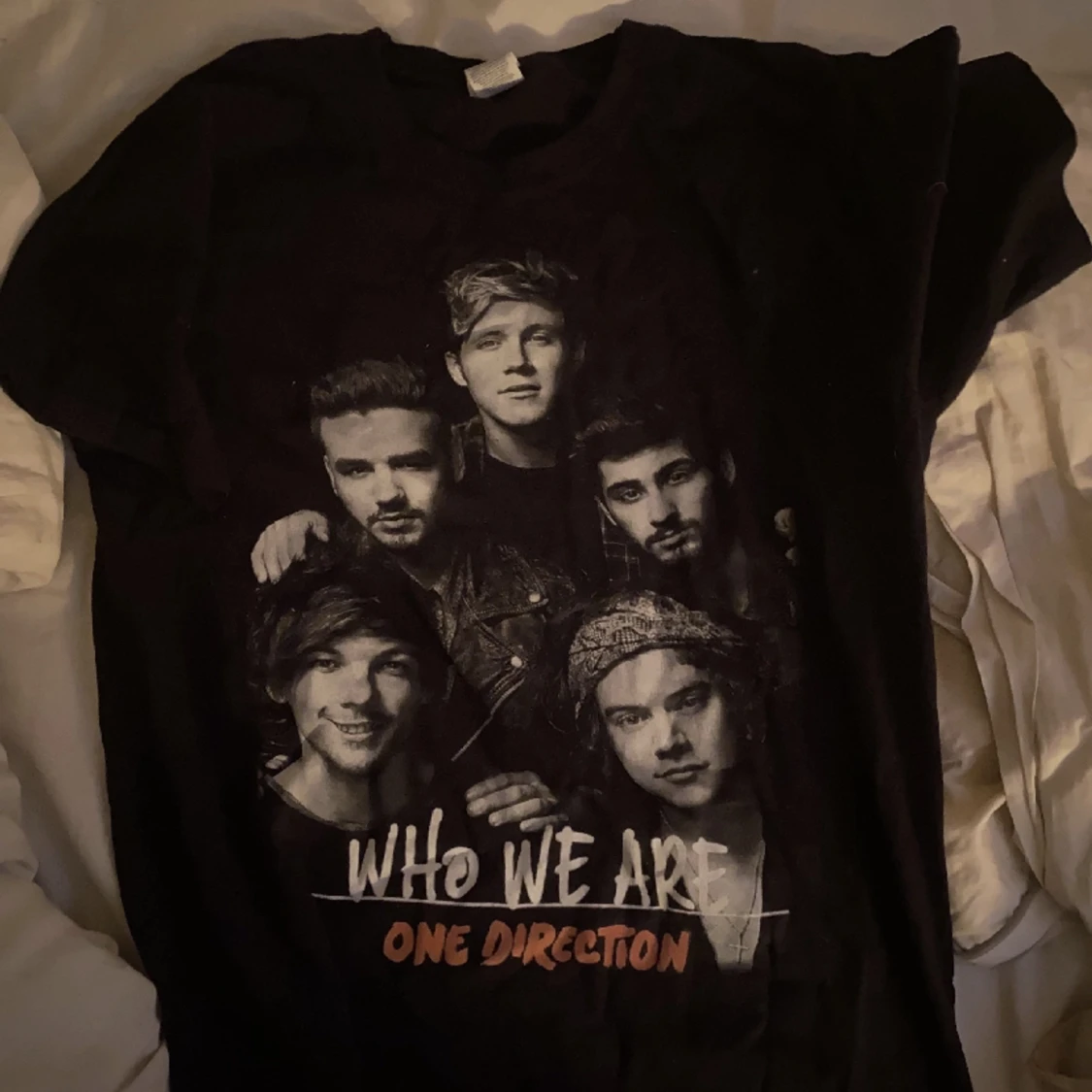 2st oanvända one Direction tröjor - 90