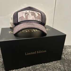 Maggiore keps - Säljer en maggiore keps | Cond: 7/10 tecken på användning | Vårt pris 149kr |