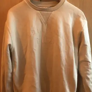 Oversized beige sweatshirt 