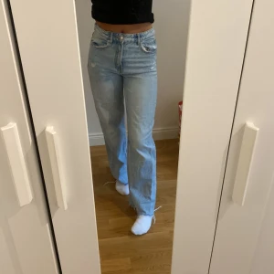 Jeans - Jeans från Gina tricot Young i storlek 158, knappt använda🤍 går att justera i midjan
