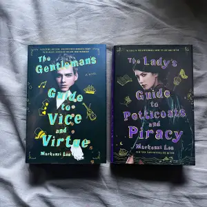 bok 1 och 2 i mackenzi lees montague siblings serie. lite kantstötta dust covers och en skada på insidan av första boken (bild 3), annars fint skick. säljer gärna båda tillsammans, 125kr + frakt:) tryck inte på köp nu!