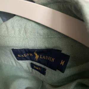 Fin skjorta från Ralph Lauren  Är slimfit modell