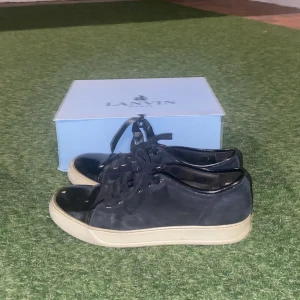 Lanvin skor  - Lanvin skor i bra skick, storlek 43, ingen retur, fråga om mer bilder om det behövs 