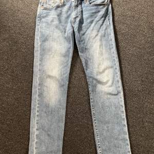 Levis 501 jeans i storlek W30 L32 Bra skick, inte slitna eller nånting