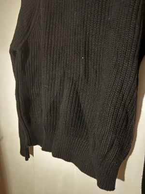 Stickad tröja - Stickad tröja från lager 157 Storlek S   Tvättas innan den skickas