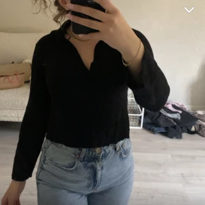 Fin stickad  - Fin stickad bummulströja med krage 