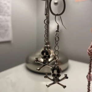 Coola örhängen - Coola örhängen jag gjort själv💕